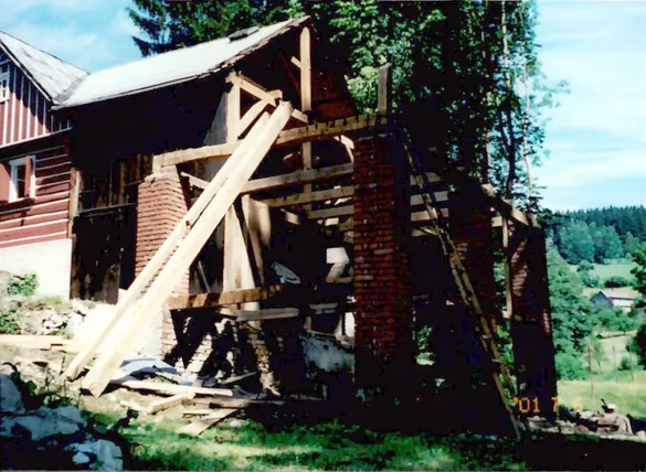 Přestavba stodoly v roce 2001